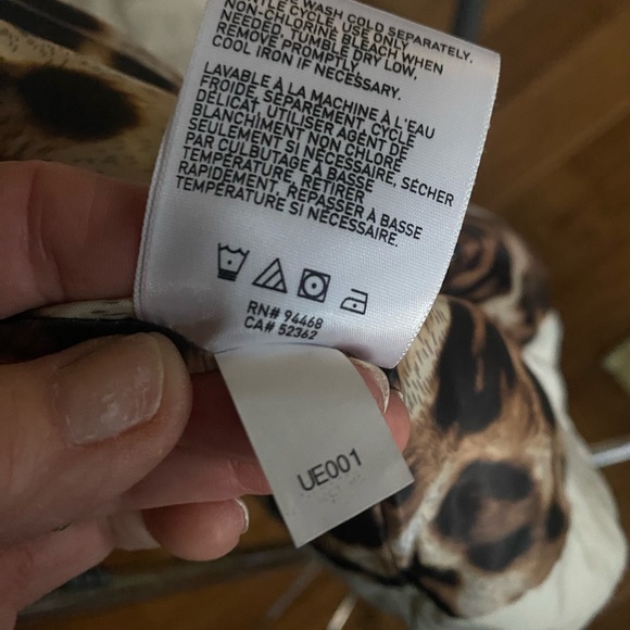 Laundry by Shelli Segal Long Sleeve. 3/4 length Size Small. machine wash/dry. - Picture 10 of 12